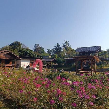 צ'ום טונג ม่วนใจ๋ปันสุข โฮมสเตย์แอนคาเฟ่ Muanjai Punsuk Homestay And Cafe מראה חיצוני תמונה