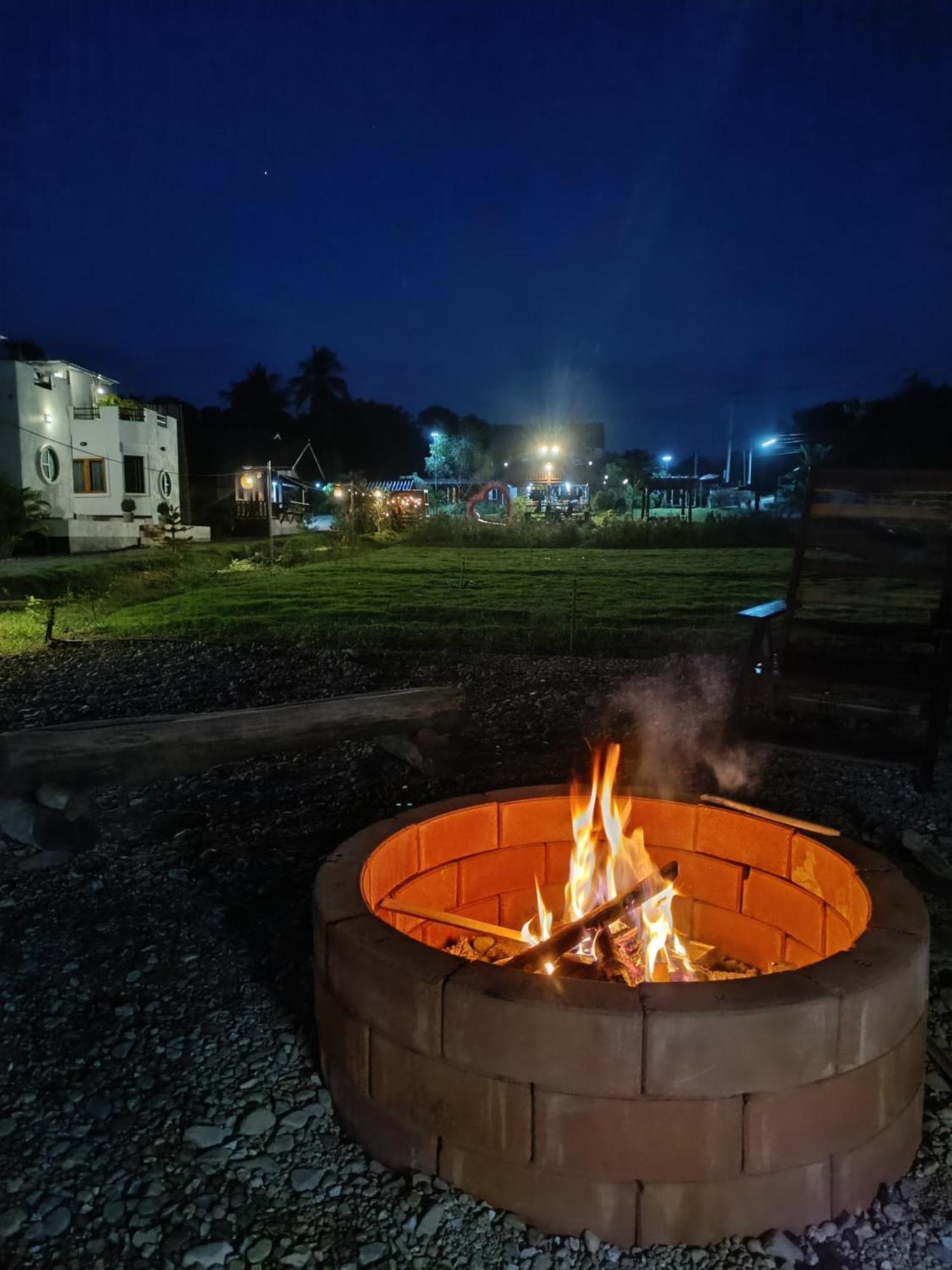 צ'ום טונג ม่วนใจ๋ปันสุข โฮมสเตย์แอนคาเฟ่ Muanjai Punsuk Homestay And Cafe מראה חיצוני תמונה