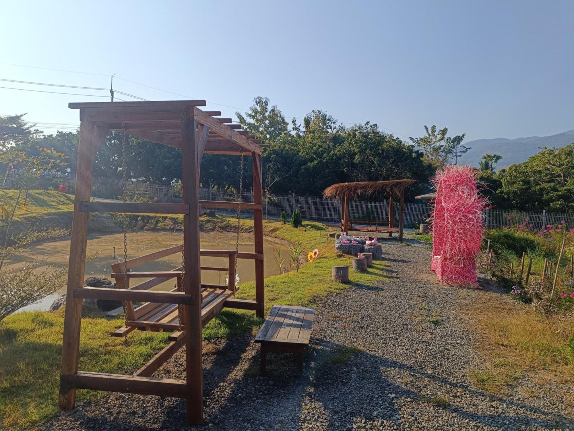 צ'ום טונג ม่วนใจ๋ปันสุข โฮมสเตย์แอนคาเฟ่ Muanjai Punsuk Homestay And Cafe מראה חיצוני תמונה